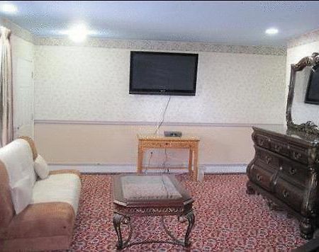 The Parsippany Inn And Suites Morris Plains Екстер'єр фото